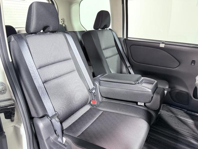 セレナ ハイウェイスターＶ　ＰｒｏＰＩＬＯＴ　純正１０ｉｎｃナビＴＶ　３６０カメラ　フリップダウンモニター　デジタルインナーミラー　レーダークルコン　衝突軽減Ｂ　レーンアシスト　ＢＳＭ　両側パワースライドドア　リアオートエアコン（53枚目）