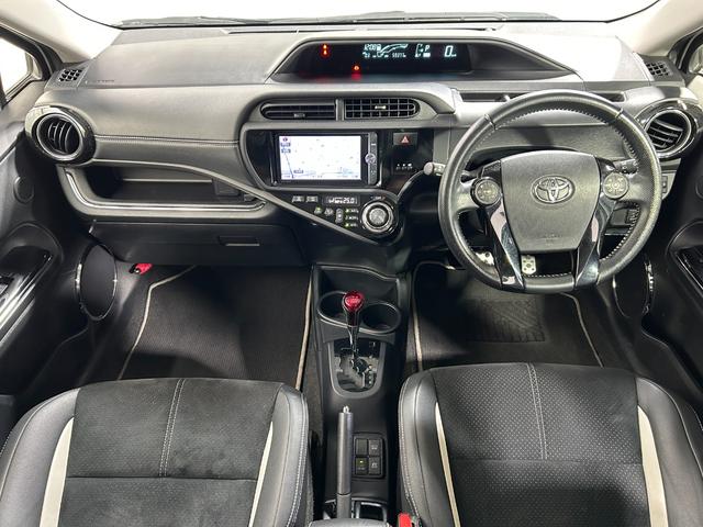 アクア Ｇ　Ｇ’ｓ　社外ナビ　フルセグＴＶ／ＣＤ／ＤＶＤ／Ｂｌｕｅｔｏｏｔｈ接続　バックカメラ　ハーフレザーシート　プッシュスタート　スマートキー　オートライト　フォグランプ　　ＥＴＣ　前後ドライブレコーダー（3枚目）