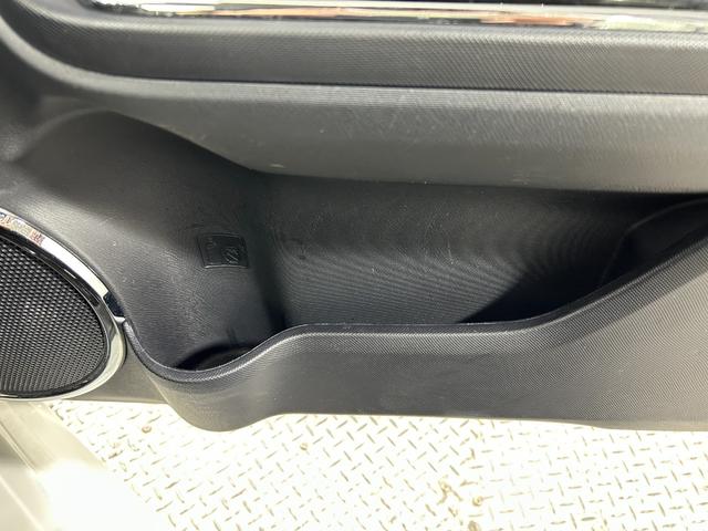 アクア Ｇ　Ｇ’ｓ　社外ナビ　フルセグＴＶ／ＣＤ／ＤＶＤ／Ｂｌｕｅｔｏｏｔｈ接続　バックカメラ　ハーフレザーシート　プッシュスタート　スマートキー　オートライト　フォグランプ　　ＥＴＣ　前後ドライブレコーダー（29枚目）