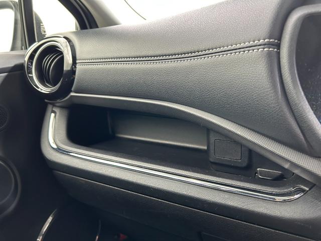 アクア Ｇ　Ｇ’ｓ　社外ナビ　フルセグＴＶ／ＣＤ／ＤＶＤ／Ｂｌｕｅｔｏｏｔｈ接続　バックカメラ　ハーフレザーシート　プッシュスタート　スマートキー　オートライト　フォグランプ　　ＥＴＣ　前後ドライブレコーダー（40枚目）