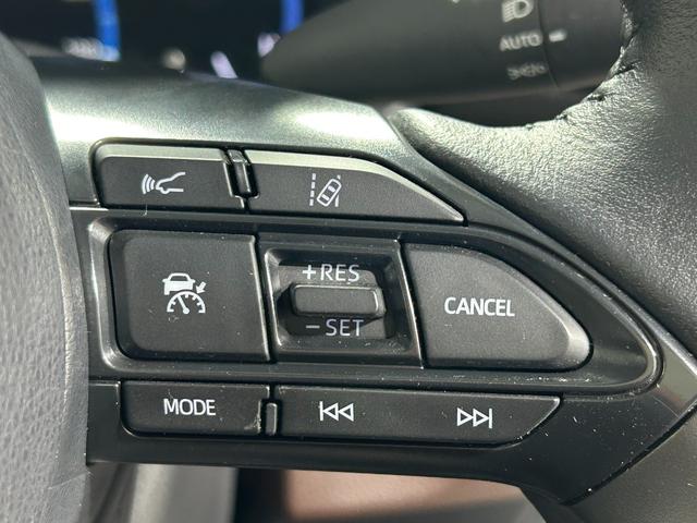 ヤリスクロス ハイブリッドZ 純正ナビ 衝突軽減 全方位カメラ バックカメラ シートヒーター パワーシート レーダークルコン コーナーセンサー レーンアシスト LEDヘッドライト スマートキー 純正AW 前後純正ドラレコ(6枚目)