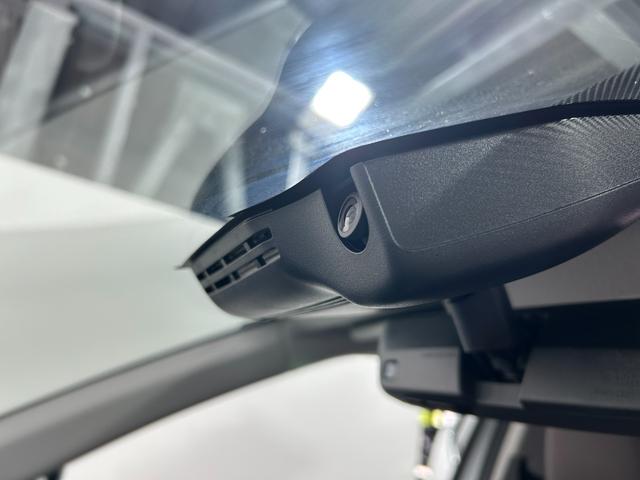 ヤリスクロス ハイブリッドZ 純正ナビ 衝突軽減 全方位カメラ バックカメラ シートヒーター パワーシート レーダークルコン コーナーセンサー レーンアシスト LEDヘッドライト スマートキー 純正AW 前後純正ドラレコ(8枚目)