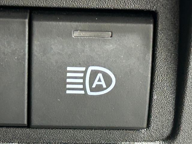 ヤリスクロス ハイブリッドZ 純正ナビ 衝突軽減 全方位カメラ バックカメラ シートヒーター パワーシート レーダークルコン コーナーセンサー レーンアシスト LEDヘッドライト スマートキー 純正AW 前後純正ドラレコ(11枚目)