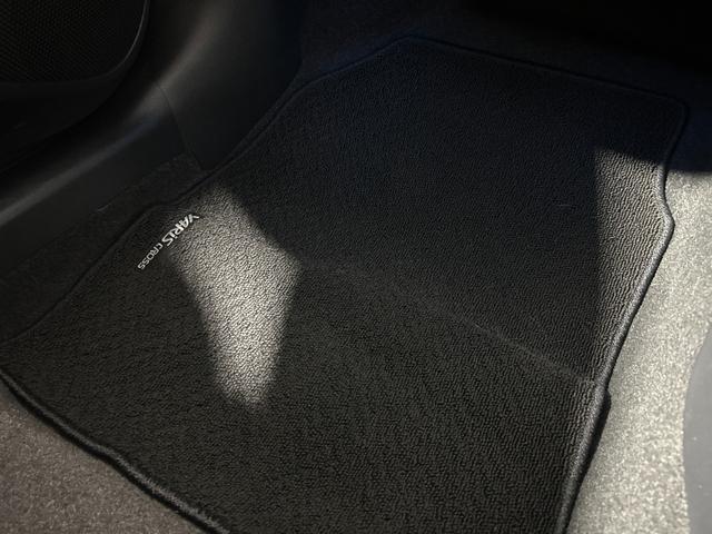 ヤリスクロス ハイブリッドZ 純正ナビ 衝突軽減 全方位カメラ バックカメラ シートヒーター パワーシート レーダークルコン コーナーセンサー レーンアシスト LEDヘッドライト スマートキー 純正AW 前後純正ドラレコ(26枚目)