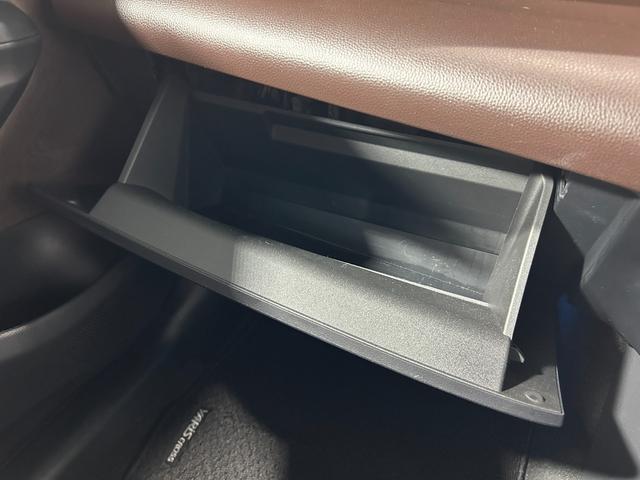 ヤリスクロス ハイブリッドZ 純正ナビ 衝突軽減 全方位カメラ バックカメラ シートヒーター パワーシート レーダークルコン コーナーセンサー レーンアシスト LEDヘッドライト スマートキー 純正AW 前後純正ドラレコ(31枚目)