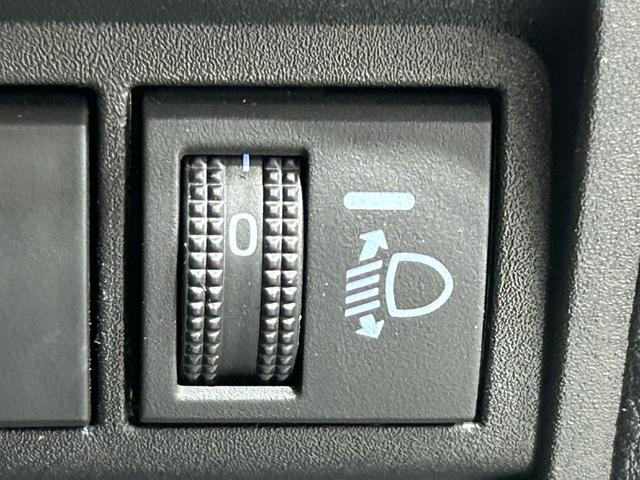 ヤリスクロス ハイブリッドZ 純正ナビ 衝突軽減 全方位カメラ バックカメラ シートヒーター パワーシート レーダークルコン コーナーセンサー レーンアシスト LEDヘッドライト スマートキー 純正AW 前後純正ドラレコ(34枚目)