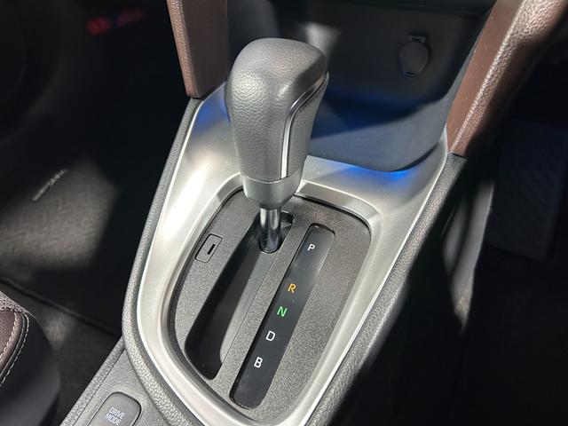 ヤリスクロス ハイブリッドZ 純正ナビ 衝突軽減 全方位カメラ バックカメラ シートヒーター パワーシート レーダークルコン コーナーセンサー レーンアシスト LEDヘッドライト スマートキー 純正AW 前後純正ドラレコ(46枚目)