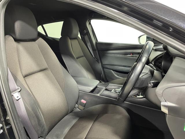 ＭＡＺＤＡ３ファストバック １５Ｓツーリング　純正エアロ　純正ナビＴＶ　Ｂカメラヘッドアップディスプレイ　レーダークルーズ　衝突軽減Ｂ　レーンアシスト　アイドリングストップ　スマートキー　　ＬＥＤヘッドライト　クリアランスソナー　ＥＴＣ（14枚目）