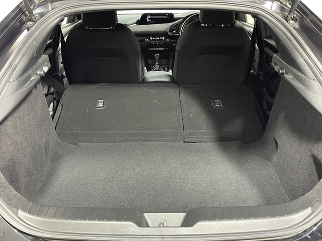 ＭＡＺＤＡ３ファストバック １５Ｓツーリング　純正エアロ　純正ナビＴＶ　Ｂカメラヘッドアップディスプレイ　レーダークルーズ　衝突軽減Ｂ　レーンアシスト　アイドリングストップ　スマートキー　　ＬＥＤヘッドライト　クリアランスソナー　ＥＴＣ（16枚目）