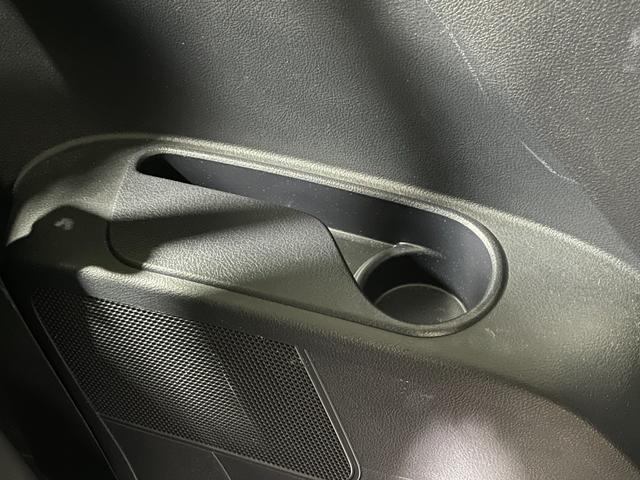 シエンタ ハイブリッドG クエロ 純正9incナビTV 360カメラ ハーフレザー シートヒーター ステアリングヒーター クルーズコントロール 衝突軽減B レーンアシスト オートハイビーム 両側パワースライドドア ドラレコ ETC(28枚目)