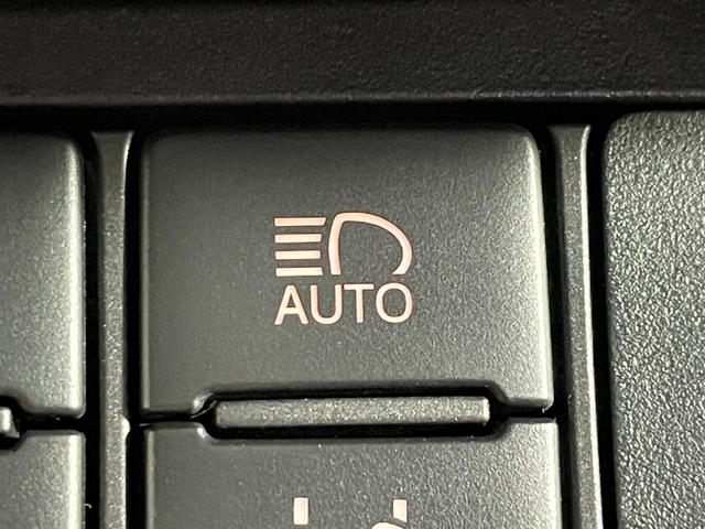 シエンタ ハイブリッドG クエロ 純正9incナビTV 360カメラ ハーフレザー シートヒーター ステアリングヒーター クルーズコントロール 衝突軽減B レーンアシスト オートハイビーム 両側パワースライドドア ドラレコ ETC(44枚目)