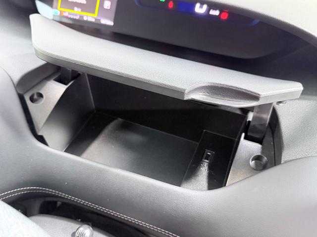 セレナ e-パワー ハイウェイスターV ProPILOT 純正9incナビTV 360カメラ デジタルインナーミラー シートヒーター ステアリングヒーター レーダークルコン 衝突軽減B レーンアシスト 両側パワースライドドア パークアシスト(51枚目)