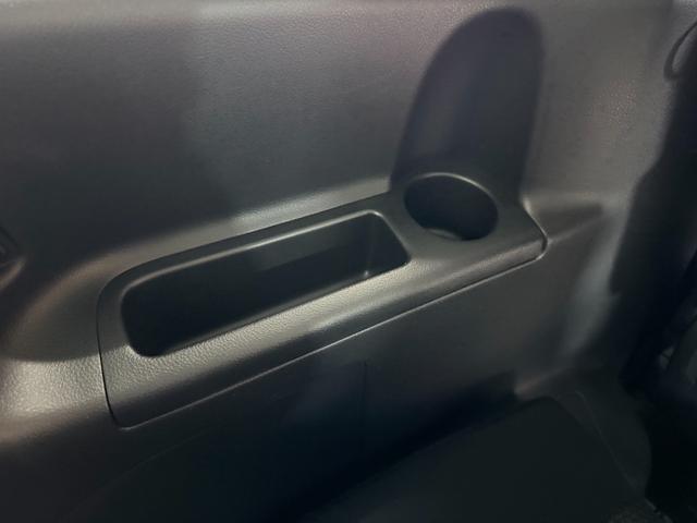 セレナ ハイウェイスター　Ｓ－ハイブリッド　純正８ｉｎｃナビＶ　バックカメラ　フリップダウンモニター　両側パワースライドドア　クルーズコントロール　衝突軽減ブレーキ　レーンアシスト　スマートキー　プッシュスタート　オートライト　ＬＥＤ（41枚目）