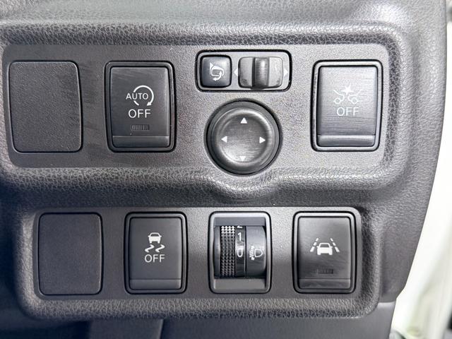 ノート Ｘ　デジタルインナーミラー　３６０カメラ　社外ナビＴＶ　ＣＤ／ＤＶＤ　衝突軽減Ｂ　レーンアアシスト　クリアランスソナー　オートライト　スマートキー　プッシュスタート　ドライブレコーダー（35枚目）