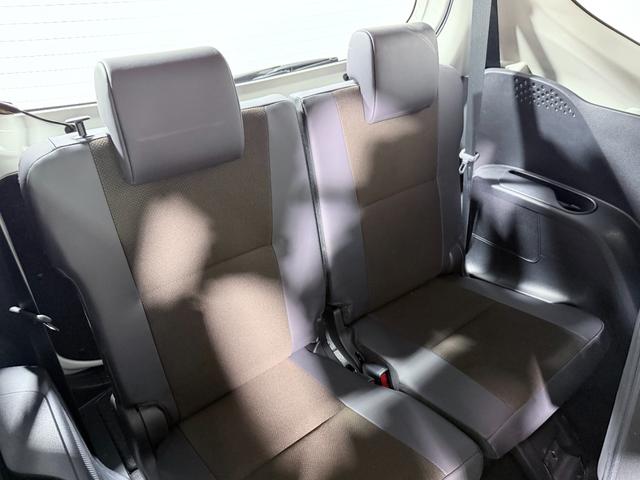 シエンタ ハイブリッドG クエロ 社外ナビTV バックカメラ フリップダウンモニター 両側パワースライドドア シートヒーター 衝突軽減B レーンアシスト クリアランスソナー オートハイビーム LEDライト ETC ドラレコ(15枚目)