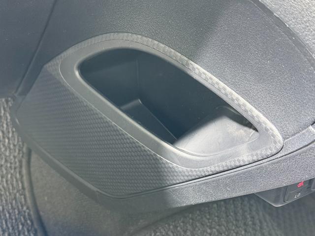 シエンタ ハイブリッドG クエロ 社外ナビTV バックカメラ フリップダウンモニター 両側パワースライドドア シートヒーター 衝突軽減B レーンアシスト クリアランスソナー オートハイビーム LEDライト ETC ドラレコ(48枚目)