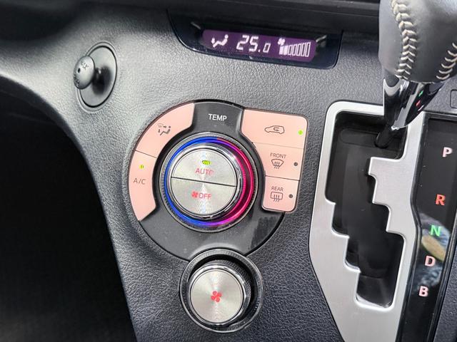 シエンタ ハイブリッドG クエロ 社外ナビTV バックカメラ フリップダウンモニター 両側パワースライドドア シートヒーター 衝突軽減B レーンアシスト クリアランスソナー オートハイビーム LEDライト ETC ドラレコ(50枚目)