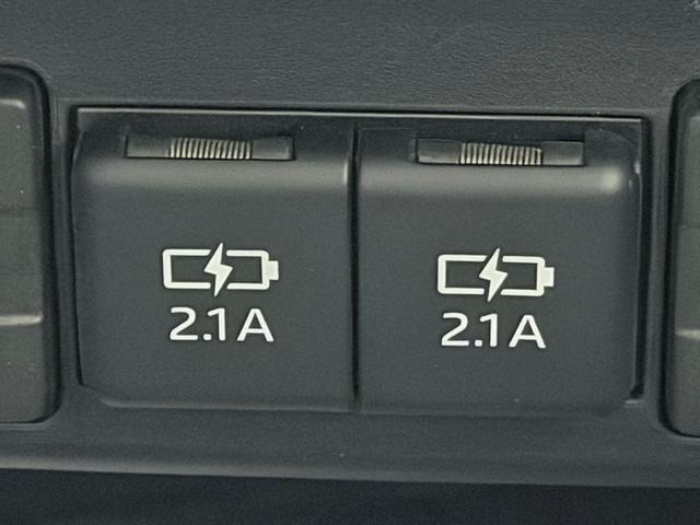 シエンタ ハイブリッドG クエロ 社外ナビTV バックカメラ フリップダウンモニター 両側パワースライドドア シートヒーター 衝突軽減B レーンアシスト クリアランスソナー オートハイビーム LEDライト ETC ドラレコ(55枚目)