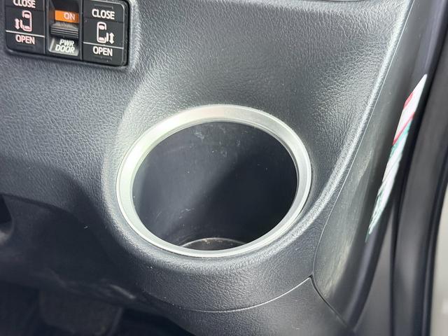 シエンタ ハイブリッドG クエロ 社外ナビTV バックカメラ フリップダウンモニター 両側パワースライドドア シートヒーター 衝突軽減B レーンアシスト クリアランスソナー オートハイビーム LEDライト ETC ドラレコ(58枚目)