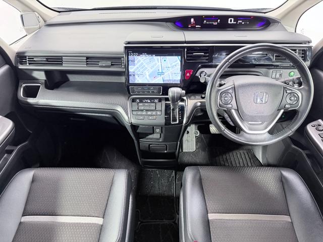 ステップワゴンスパーダ スパーダ・クールスピリット　ホンダセンシング　無限エアロ　純正１０ｉｎｃナビＴＶ　フリップダウンモニター　Ｂカメラ　レーダーＣ　衝突軽減Ｂ　レーンアシスト　シートヒーター　パドルシフト　ＬＥＤライト　オートハイビーム　ドラレコ　ＥＴＣ（3枚目）