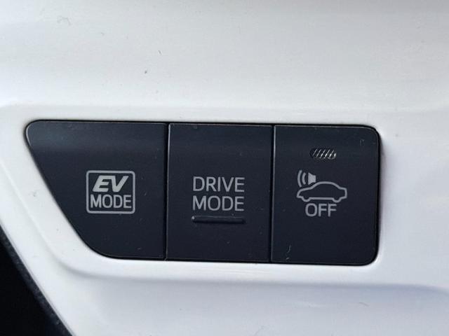 プリウス Ａプレミアム　ツーリングセレクション　モデリスタエアロ　ＴＯＭ’Ｓ１７ｉｎｃＡＷ　黒革シー　ＡＬＰＩＮＥ９ｉｎｃナビＴＶ　Ｂカメラ　ヘッドアップディスプレイ　レーダーＣ　衝突軽減Ｂ　ＬＫＡ　ＢＳＭ　パワーシート／ヒーター　ドラレコ　ＥＴＣ（25枚目）