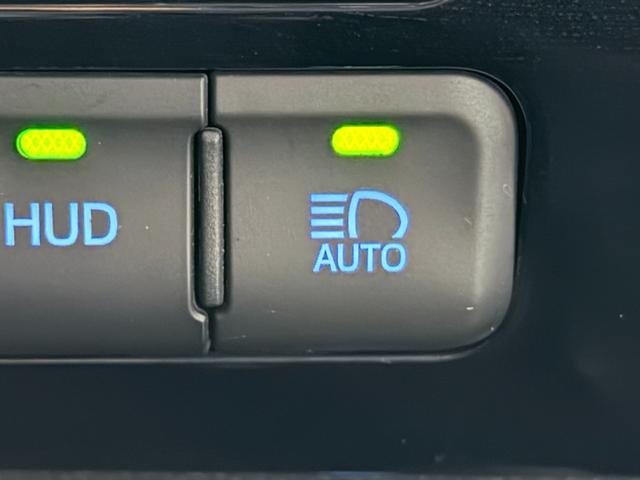 プリウス Ａプレミアム　ツーリングセレクション　モデリスタエアロ　ＴＯＭ’Ｓ１７ｉｎｃＡＷ　黒革シー　ＡＬＰＩＮＥ９ｉｎｃナビＴＶ　Ｂカメラ　ヘッドアップディスプレイ　レーダーＣ　衝突軽減Ｂ　ＬＫＡ　ＢＳＭ　パワーシート／ヒーター　ドラレコ　ＥＴＣ（44枚目）