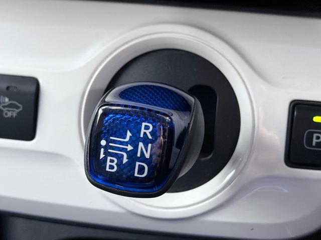 プリウス Ａプレミアム　ツーリングセレクション　モデリスタエアロ　ＴＯＭ’Ｓ１７ｉｎｃＡＷ　黒革シー　ＡＬＰＩＮＥ９ｉｎｃナビＴＶ　Ｂカメラ　ヘッドアップディスプレイ　レーダーＣ　衝突軽減Ｂ　ＬＫＡ　ＢＳＭ　パワーシート／ヒーター　ドラレコ　ＥＴＣ（45枚目）