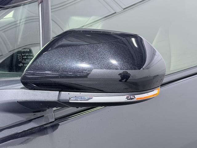 プリウス 　モデリスタエアロ　黒革シート　純正ディスプレイオーディオ　バックカメラ　シートヒーター　レーダークルーズ　　衝突軽減Ｂ　レーンアシスト　ＬＥＤヘッドライト　オートハイビーム　レーンアシスト（58枚目）