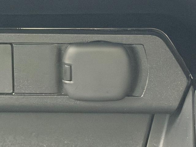 プリウス Ｚ　トヨタチームメイトＡＤパーク　黒革シート　純正１２．３ｉｎｃナビＴＶ　３６０カメラ　デジタルインナーミラー　パワーシート／ヒーター／エアコン　電動リアゲート　　レーダーＣ　衝突軽減Ｂ　ＬＫＡ　ＢＳＭ（48枚目）