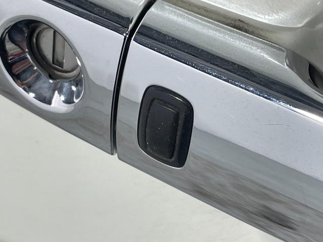 セレナ ハイウェイスター　純正ナビ　全周囲カメラ　Ｂｌｕｅｔｏｏｔｈ　フルセグＴＶ　ＤＶＤ再生　純正後席モニター　衝突軽減　パーキングアシスト　クルーズコントロール　両側パワースライドドア　ＥＴＣ　オートライト　ＬＥＤ（68枚目）