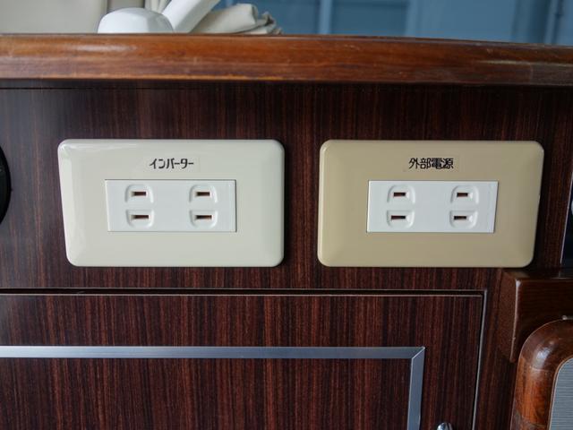 ステップワゴン Ｇ　キャンピング仕様　冷蔵庫　電子レンジ　テーブルセット　ベッドキット　シンクセット　水道　ヒーター　換気扇　デジタル電圧計　インバーター　外部電源　ツインバッテリ－仕様　ＡＣ１００Ｖコンセント×４（14枚目）