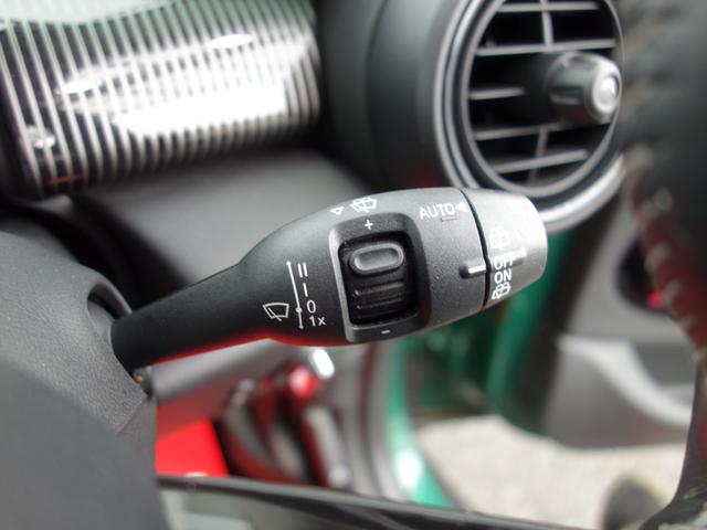 MINI クーパーD 60イヤーズエディション F55 5ドア 茶革シート インテリジェントセーフティ ペッパーPKG ツインパワーターボ Bカメラ Pセンサー ホワイトルーフ 純正HDDナビ BTオーディオ 純正17インチAW クルコン(28枚目)