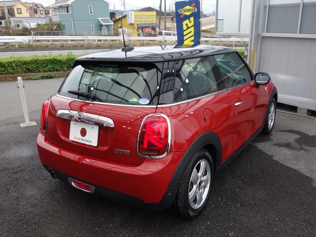 MINI クーパー F56 3ドア ツインパワーターボ MINIドライビングモード ペッパーPKG 中期テールレンズ Pセンサー Bカメラ 純正HDDナビ BTオーディオ ETC ブラックルーフ 純正15インチAW(9枚目)