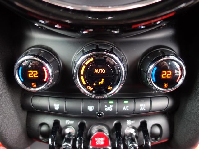 MINI クーパー F56 3ドア ツインパワーターボ MINIドライビングモード ペッパーPKG 中期テールレンズ Pセンサー Bカメラ 純正HDDナビ BTオーディオ ETC ブラックルーフ 純正15インチAW(17枚目)