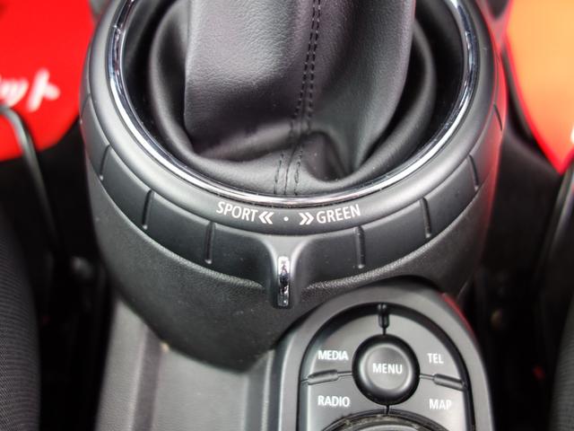 MINI クーパー F56 3ドア ツインパワーターボ MINIドライビングモード ペッパーPKG 中期テールレンズ Pセンサー Bカメラ 純正HDDナビ BTオーディオ ETC ブラックルーフ 純正15インチAW(22枚目)