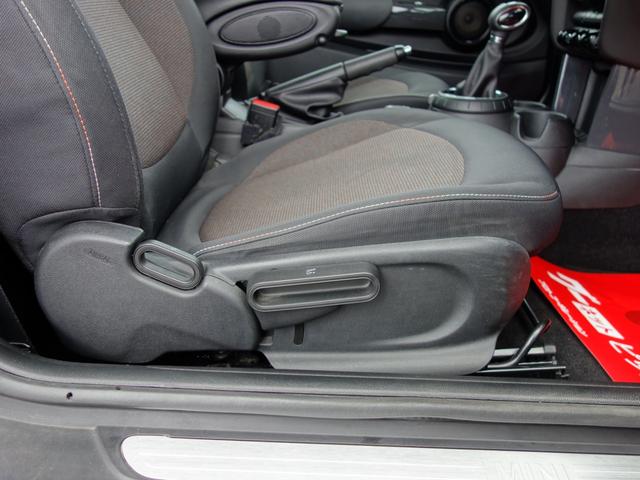 MINI クーパー F56 3ドア ツインパワーターボ MINIドライビングモード ペッパーPKG 中期テールレンズ Pセンサー Bカメラ 純正HDDナビ BTオーディオ ETC ブラックルーフ 純正15インチAW(39枚目)