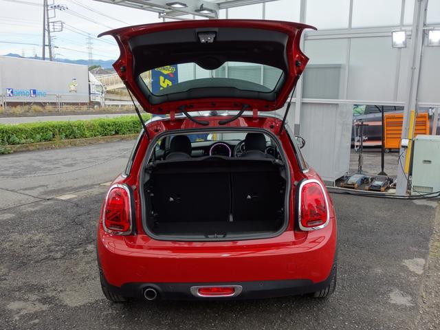 MINI クーパー F56 3ドア ツインパワーターボ MINIドライビングモード ペッパーPKG 中期テールレンズ Pセンサー Bカメラ 純正HDDナビ BTオーディオ ETC ブラックルーフ 純正15インチAW(46枚目)