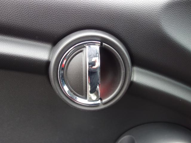 MINI クーパー F56 3ドア ツインパワーターボ MINIドライビングモード ペッパーPKG 中期テールレンズ Pセンサー Bカメラ 純正HDDナビ BTオーディオ ETC ブラックルーフ 純正15インチAW(54枚目)