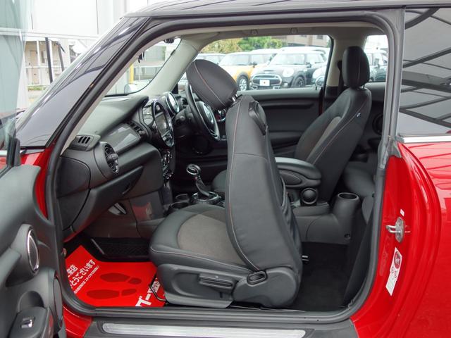 MINI クーパー F56 3ドア ツインパワーターボ MINIドライビングモード ペッパーPKG 中期テールレンズ Pセンサー Bカメラ 純正HDDナビ BTオーディオ ETC ブラックルーフ 純正15インチAW(56枚目)