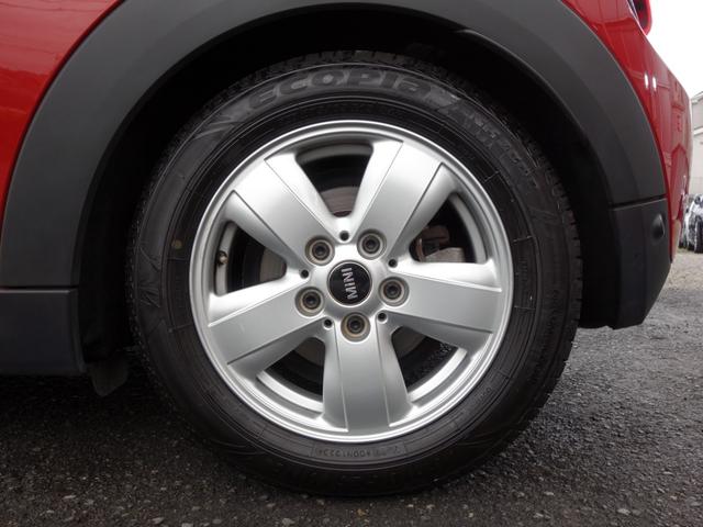 MINI クーパー F56 3ドア ツインパワーターボ MINIドライビングモード ペッパーPKG 中期テールレンズ Pセンサー Bカメラ 純正HDDナビ BTオーディオ ETC ブラックルーフ 純正15インチAW(64枚目)