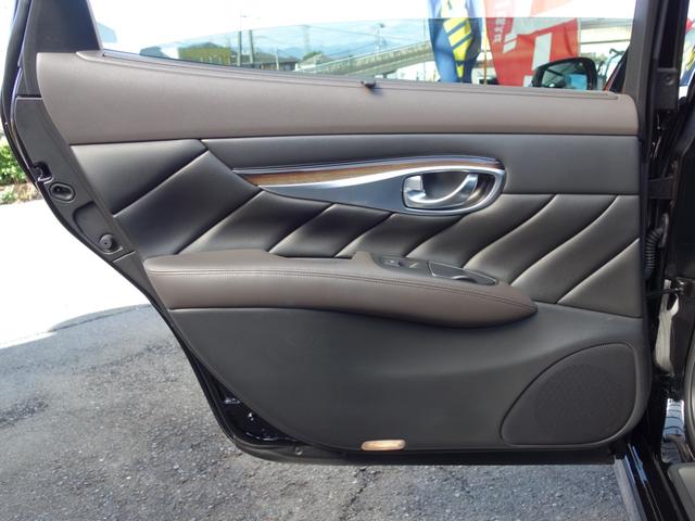 シーマ ハイブリッド　ＶＩＰ　Ｇ　ロングホイールベース　サンルーフ　リアエンターテイメント　ＢＯＳＥサウンド　アラウンドビューモニター　エマージェンシーブレーキ　Ｐセンサー　本革全席パワーシート　助手席オットマン付き　純正ＨＤＤナビ（64枚目）