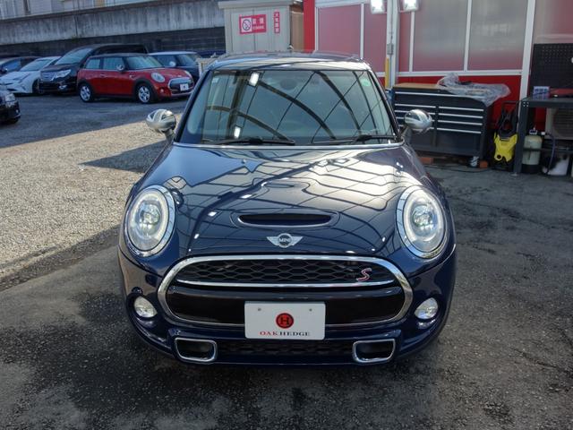 ＭＩＮＩ ジャーミン　クーパーＳ　特別仕様車　限定１８０台　専用レザーラウンジシート　ツインパワーターボ　ＭＩＮＩドライビングモード　バブリング　ペッパーＰＫＧ　パドルシフト　純正ＨＤＤナビ　ＢＴオーディオ　ＥＴＣ　専用１８インチＡＷ（4枚目）