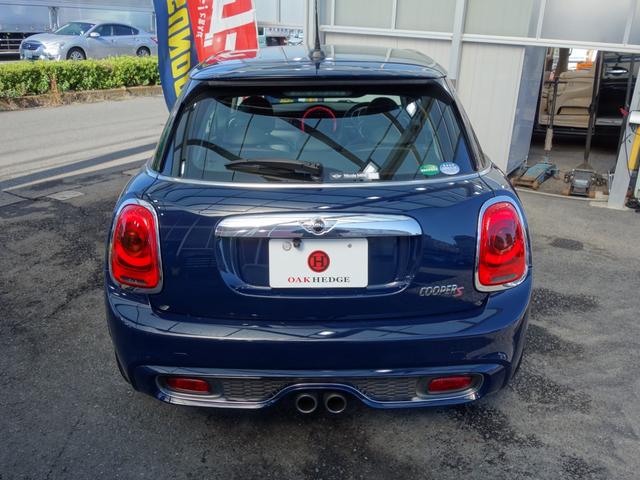 ＭＩＮＩ ジャーミン　クーパーＳ　特別仕様車　限定１８０台　専用レザーラウンジシート　ツインパワーターボ　ＭＩＮＩドライビングモード　バブリング　ペッパーＰＫＧ　パドルシフト　純正ＨＤＤナビ　ＢＴオーディオ　ＥＴＣ　専用１８インチＡＷ（8枚目）