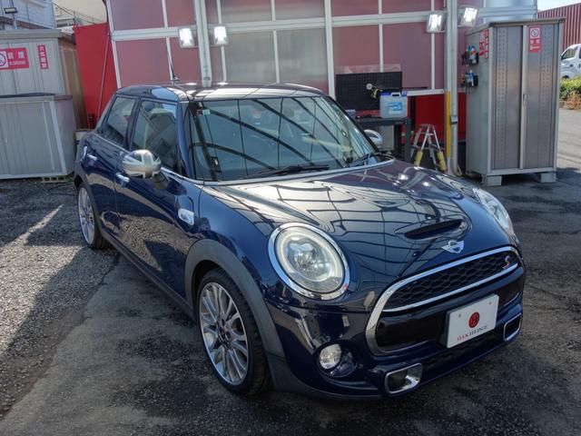 ＭＩＮＩ ジャーミン　クーパーＳ　特別仕様車　限定１８０台　専用レザーラウンジシート　ツインパワーターボ　ＭＩＮＩドライビングモード　バブリング　ペッパーＰＫＧ　パドルシフト　純正ＨＤＤナビ　ＢＴオーディオ　ＥＴＣ　専用１８インチＡＷ（11枚目）