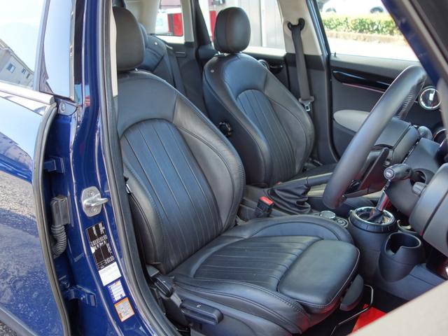 ＭＩＮＩ ジャーミン　クーパーＳ　特別仕様車　限定１８０台　専用レザーラウンジシート　ツインパワーターボ　ＭＩＮＩドライビングモード　バブリング　ペッパーＰＫＧ　パドルシフト　純正ＨＤＤナビ　ＢＴオーディオ　ＥＴＣ　専用１８インチＡＷ（13枚目）