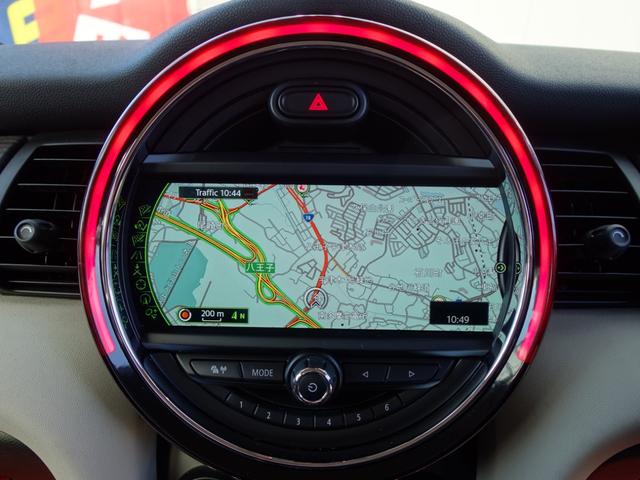 ＭＩＮＩ ジャーミン　クーパーＳ　特別仕様車　限定１８０台　専用レザーラウンジシート　ツインパワーターボ　ＭＩＮＩドライビングモード　バブリング　ペッパーＰＫＧ　パドルシフト　純正ＨＤＤナビ　ＢＴオーディオ　ＥＴＣ　専用１８インチＡＷ（16枚目）