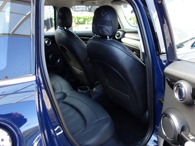 ＭＩＮＩ ジャーミン　クーパーＳ　特別仕様車　限定１８０台　専用レザーラウンジシート　ツインパワーターボ　ＭＩＮＩドライビングモード　バブリング　ペッパーＰＫＧ　パドルシフト　純正ＨＤＤナビ　ＢＴオーディオ　ＥＴＣ　専用１８インチＡＷ（39枚目）