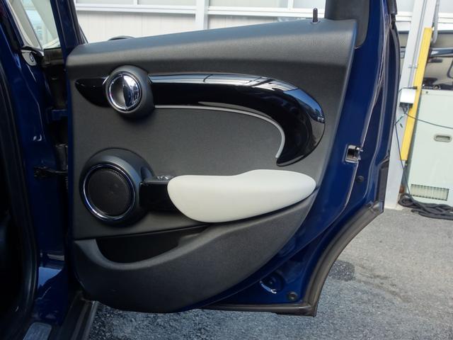 ＭＩＮＩ ジャーミン　クーパーＳ　特別仕様車　限定１８０台　専用レザーラウンジシート　ツインパワーターボ　ＭＩＮＩドライビングモード　バブリング　ペッパーＰＫＧ　パドルシフト　純正ＨＤＤナビ　ＢＴオーディオ　ＥＴＣ　専用１８インチＡＷ（41枚目）