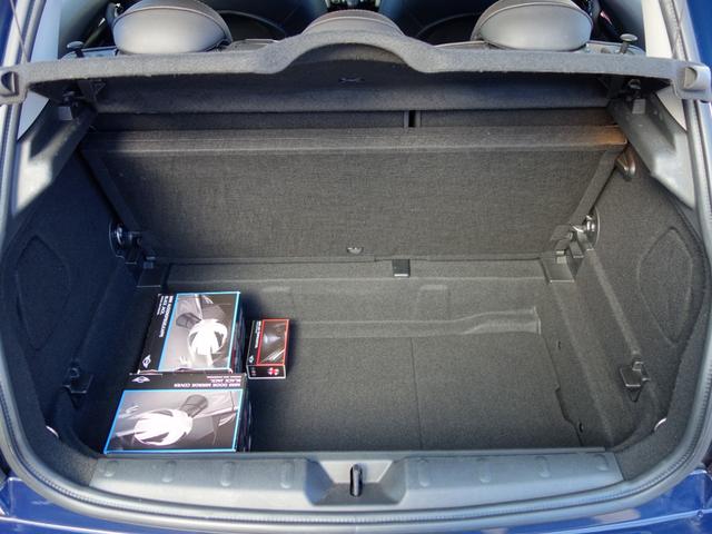 ＭＩＮＩ ジャーミン　クーパーＳ　特別仕様車　限定１８０台　専用レザーラウンジシート　ツインパワーターボ　ＭＩＮＩドライビングモード　バブリング　ペッパーＰＫＧ　パドルシフト　純正ＨＤＤナビ　ＢＴオーディオ　ＥＴＣ　専用１８インチＡＷ（46枚目）