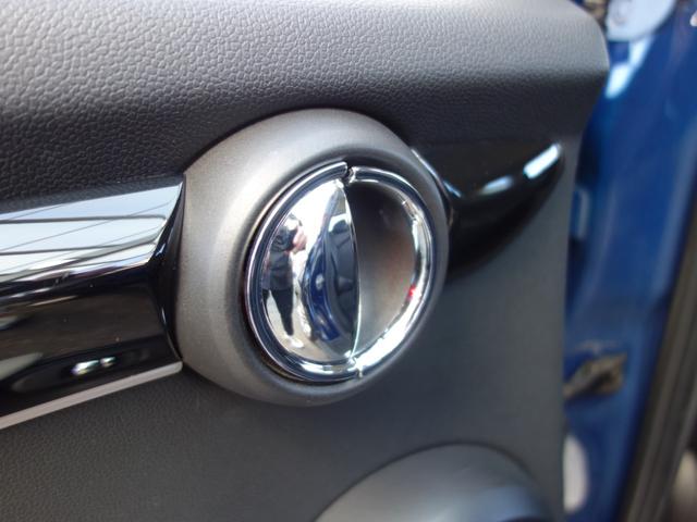 ＭＩＮＩ ジャーミン　クーパーＳ　特別仕様車　限定１８０台　専用レザーラウンジシート　ツインパワーターボ　ＭＩＮＩドライビングモード　バブリング　ペッパーＰＫＧ　パドルシフト　純正ＨＤＤナビ　ＢＴオーディオ　ＥＴＣ　専用１８インチＡＷ（56枚目）
